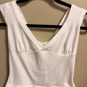 White v neck cropped going out top